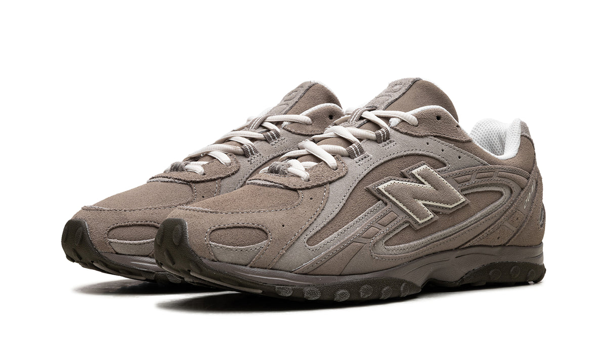 New Balance 204L Sneakers - Taupe Brown with Cream Accents