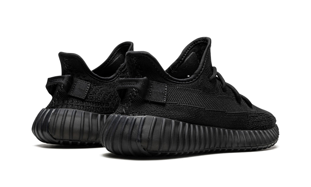 Yeezy 350 V2 Sneakers – Black