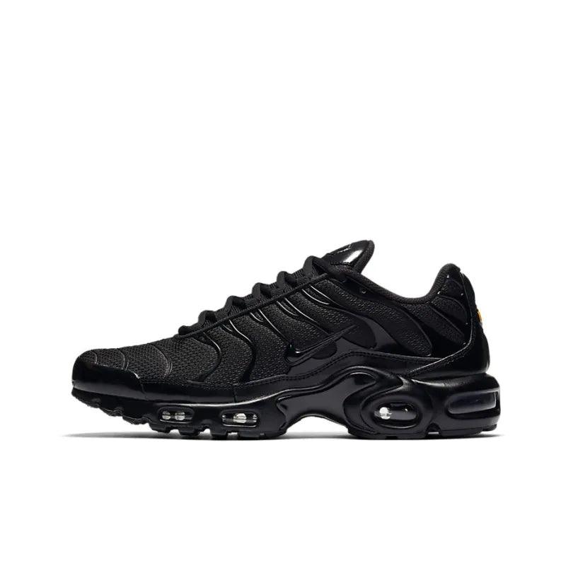 Nike Air Max Plus Sneakers – Triple Black