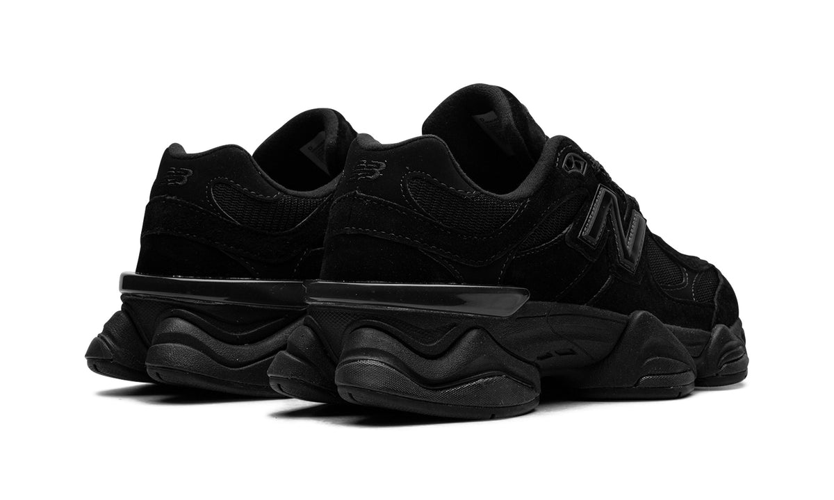 New Balance 9060 Sneakers – Triple Black