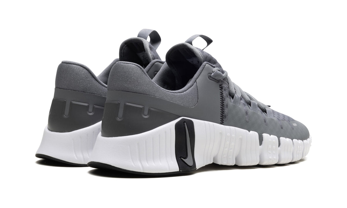 Nike Free Metcon 5 Sneakers – Grey & White