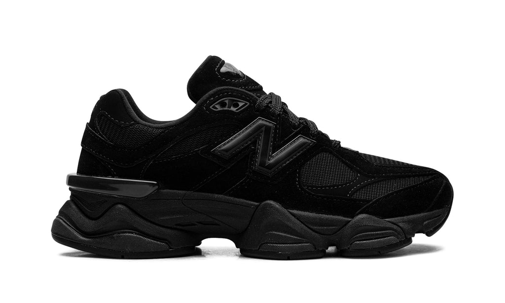 New Balance 9060 Sneakers – Triple Black