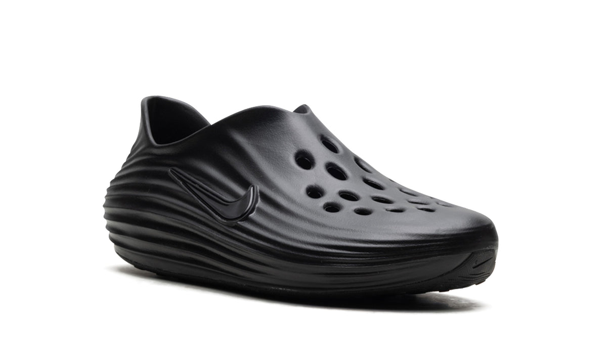 Nike ReactX Rejuven8 Slip-Ons in Black