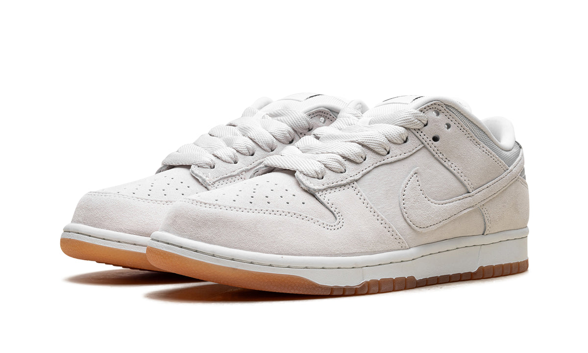 Nike SB Dunk Low Pro B Sneakers - Light Gray & Off-White with Gum Sole