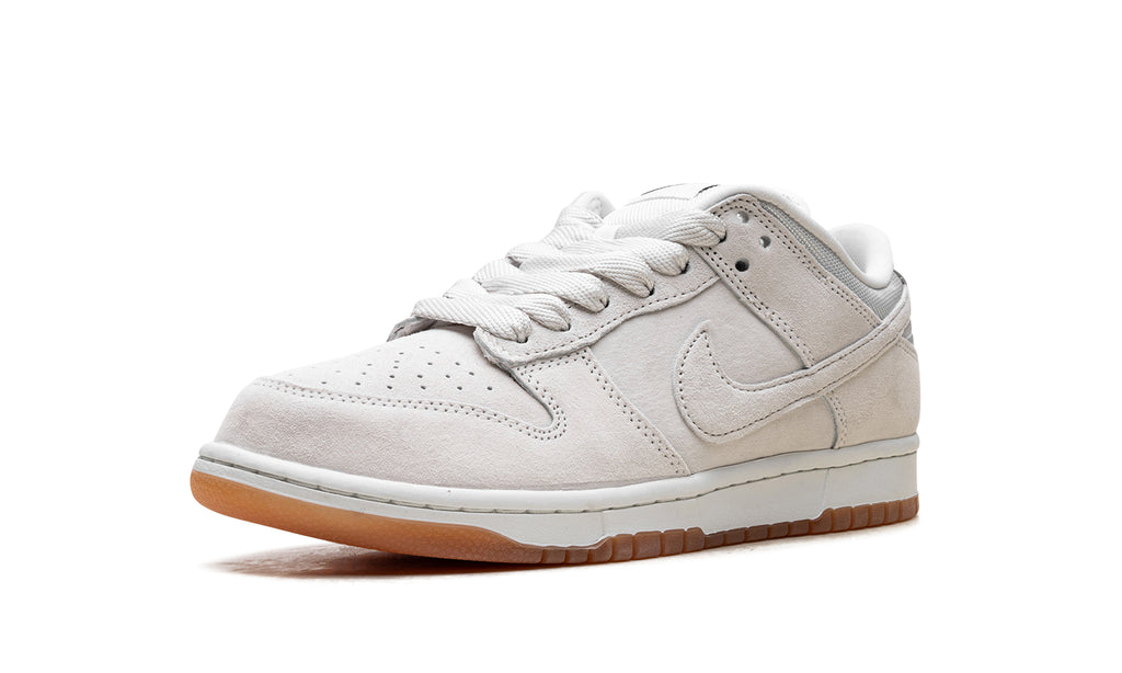 Nike SB Dunk Low Pro B Sneakers - Light Gray & Off-White with Gum Sole
