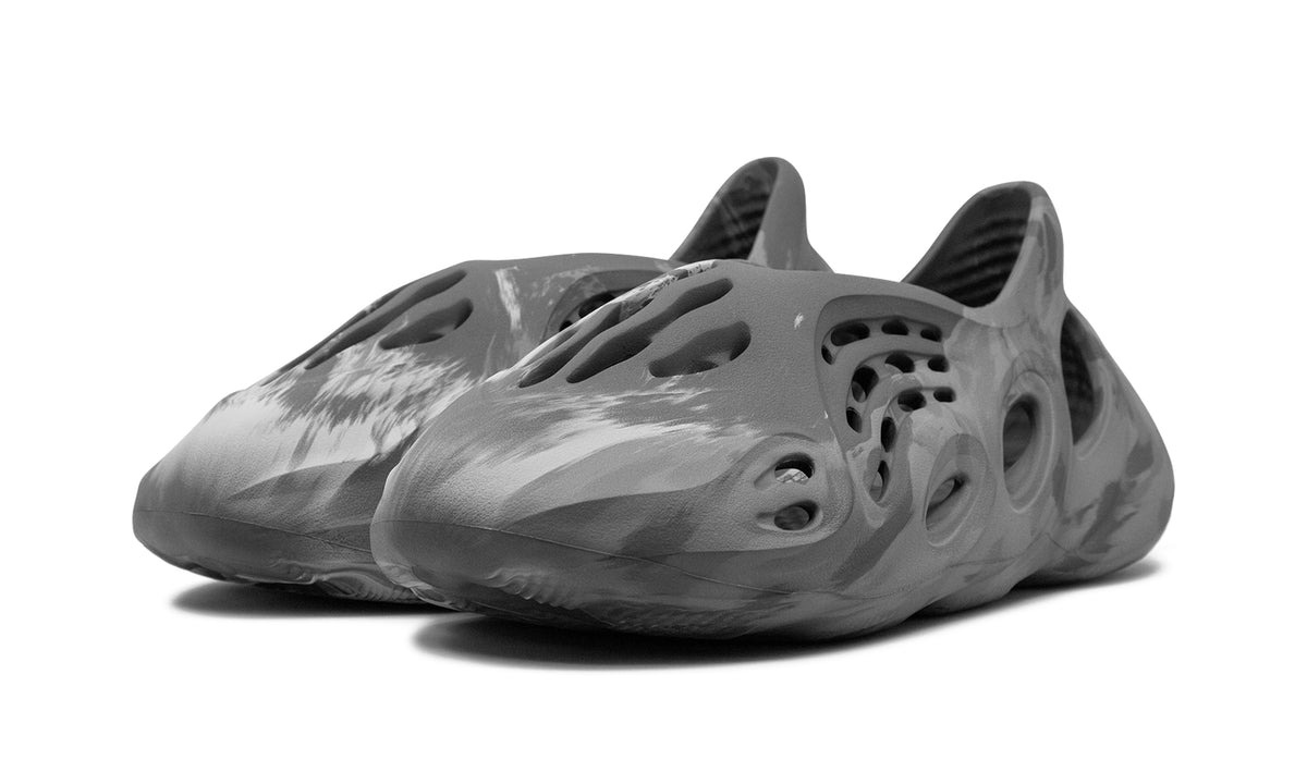 Yeezy Foam Runner Slip-On Shoes - Marbled Grey with Sculpted Cutouts