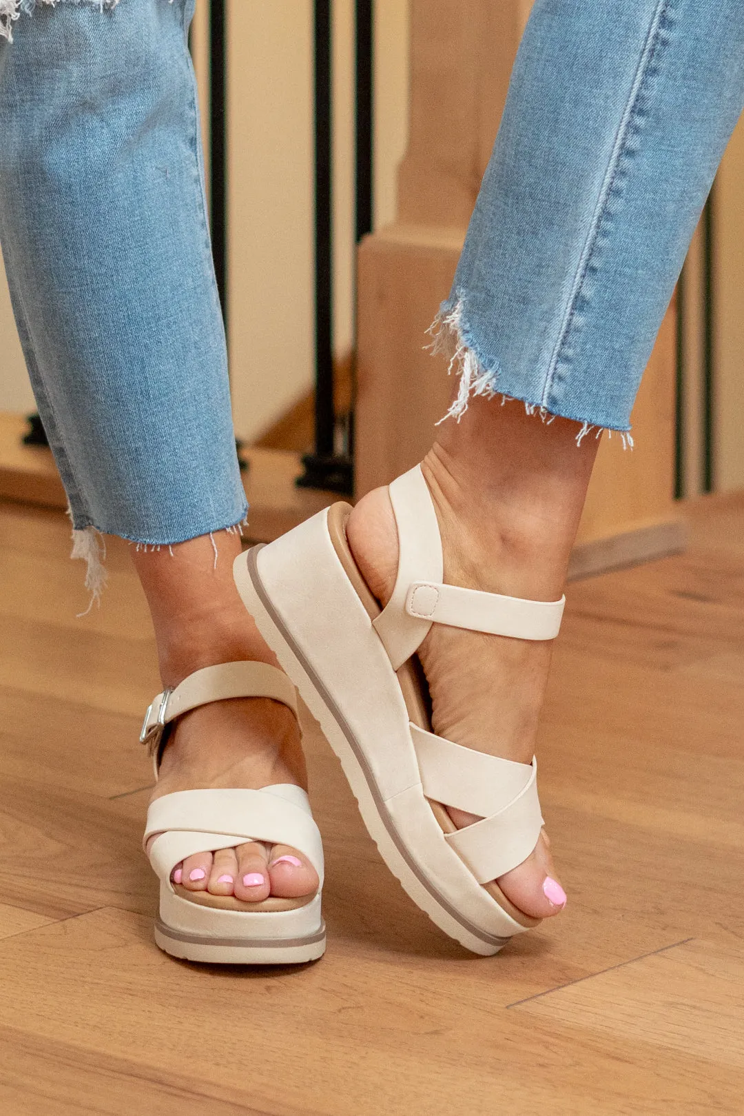 Clever-S Cross Strap Wedge Sandals